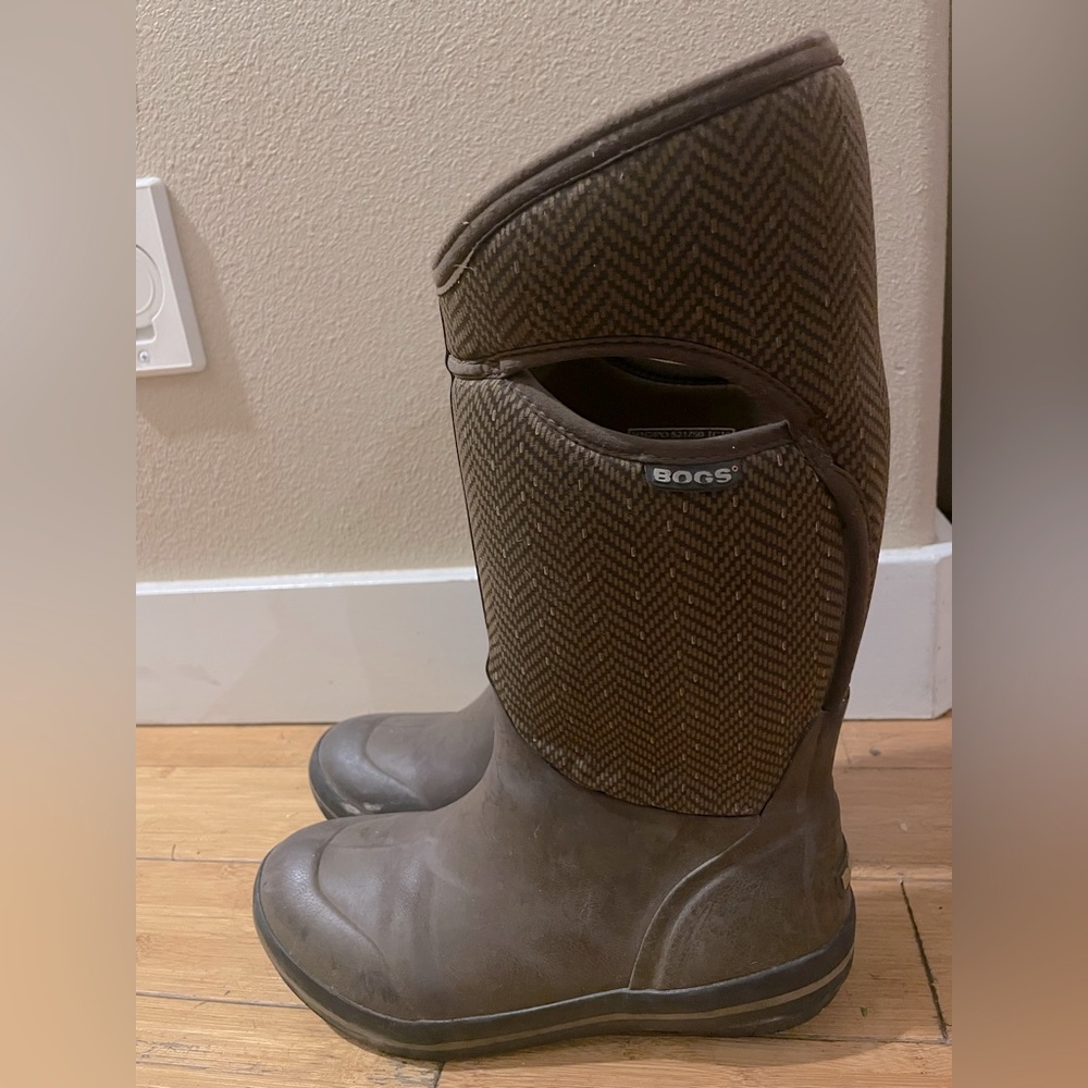 Women’s Brown Bogs Rainboots